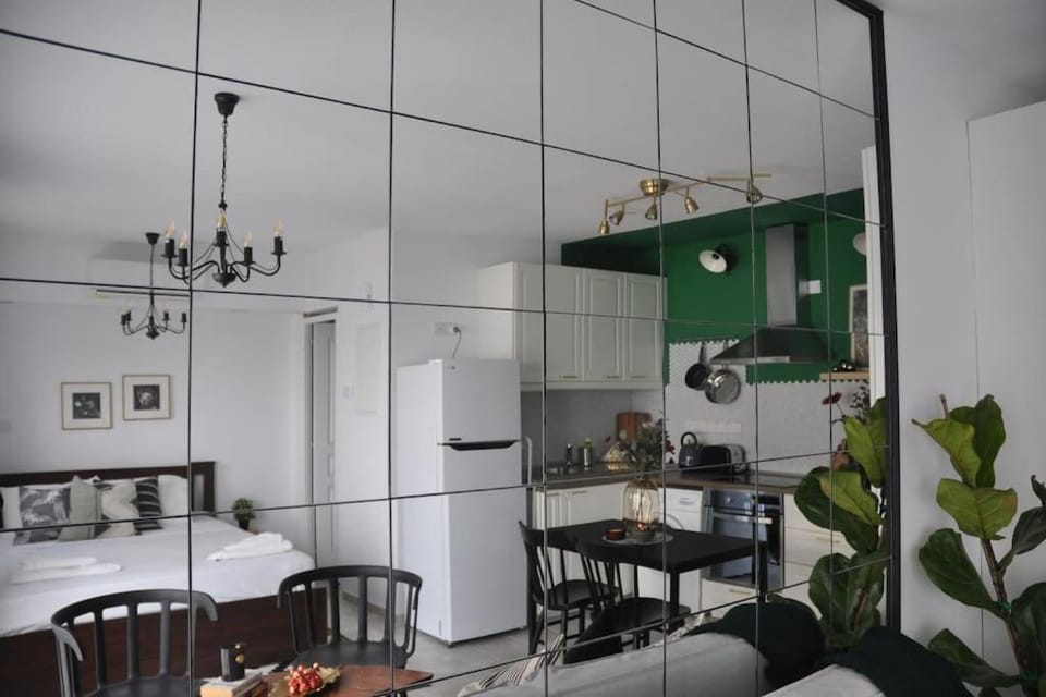 Aria Sea View Studio Apartment in Larnaca