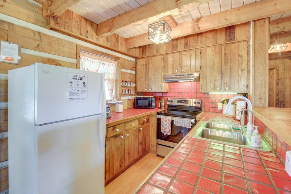 Ashe County Log Cabin: Mountain-View Deck, Sauna Cabin in North Carolina