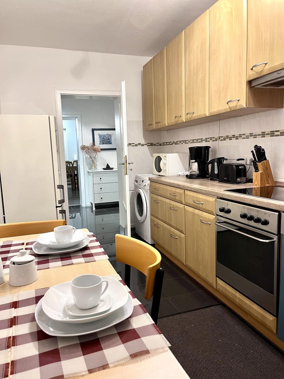 Kitchen or kitchenette, Dining area, dishwasher, stove, toaster, washing machine, kitchen, kitchen