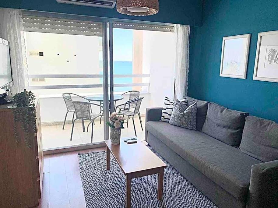 Emma Sea View Suite Apartment in Larnaca