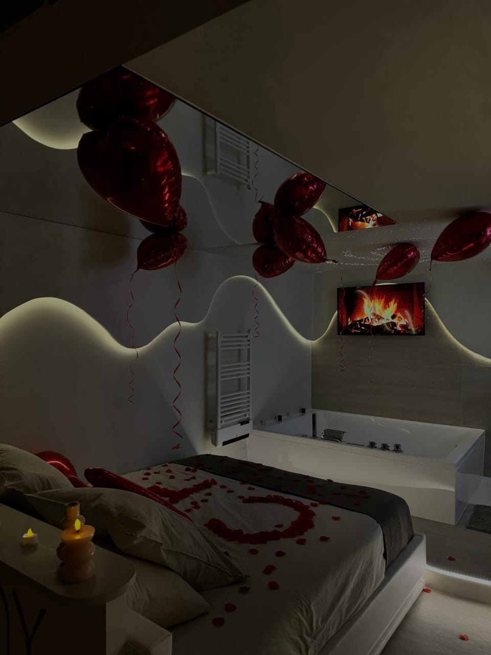 SPA PRIVATIF - LOVE ROOM LUXE - PROCHE DISNEY Apartment in Île-de-France