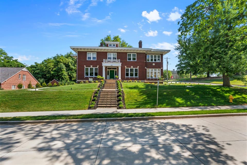 Property building, Landmark view