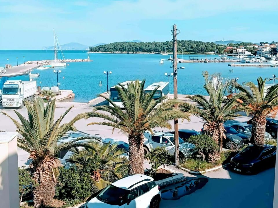 City view, Sea view