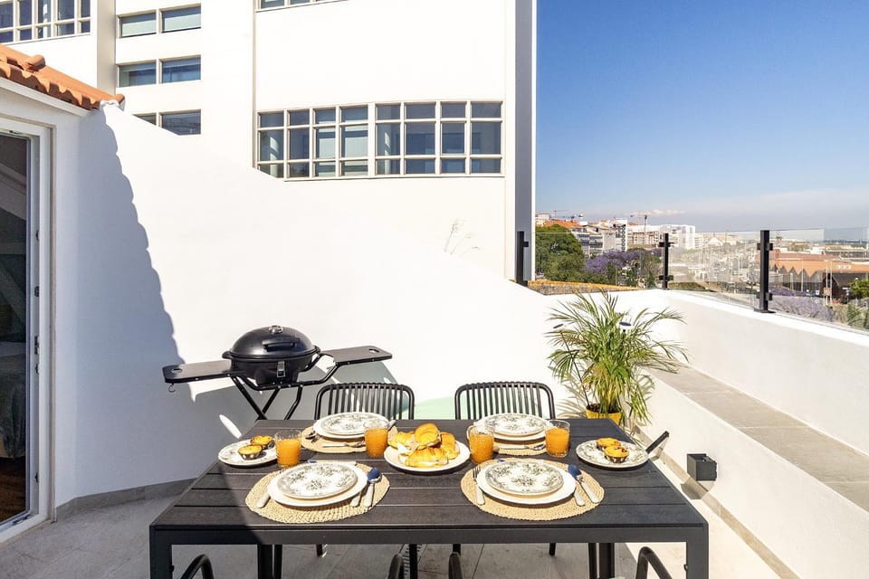 BBQ facilities, View (from property/room), Balcony/Terrace, Dining area