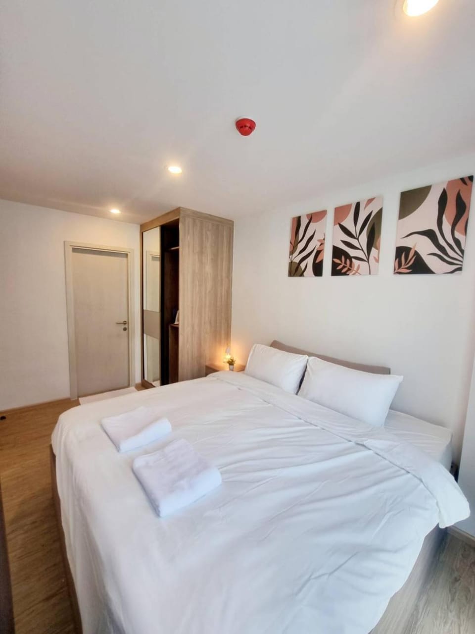 Bedroom, wardrobe