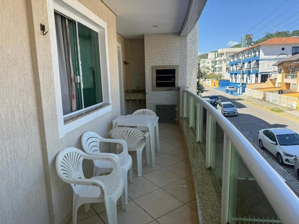 A26 - APARTAMENTO 2 DORMITÓRIOS NO CENTRO DE BOMBINHAS House in Bombinhas