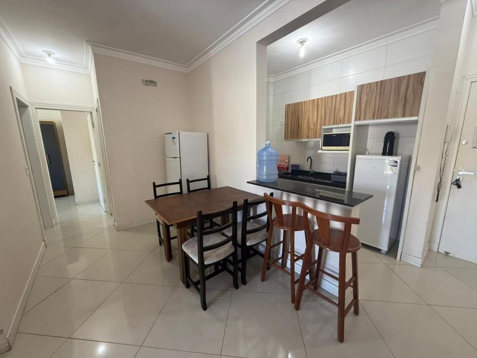 A26 - APARTAMENTO 2 DORMITÓRIOS NO CENTRO DE BOMBINHAS House in Bombinhas