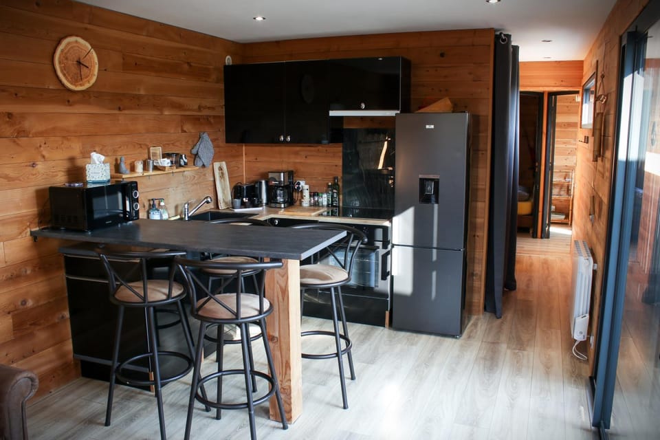 Chalet moderne, Jacuzzi & Cinéma House in Finistere