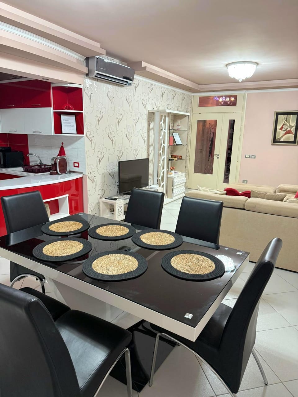 Living room, Seating area, Dining area, air conditioner