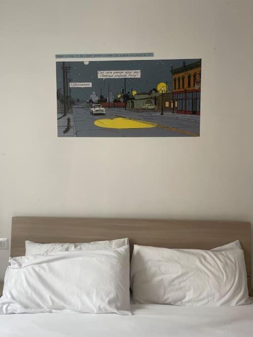 Photo of the whole room, Decorative detail, Bedroom