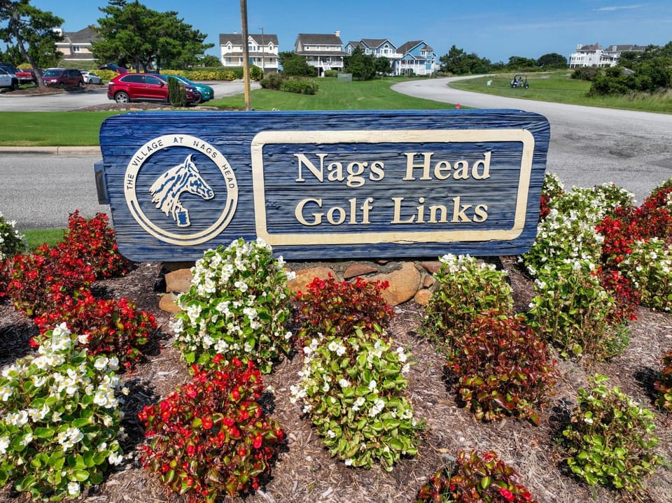 Neighbourhood, Golfcourse