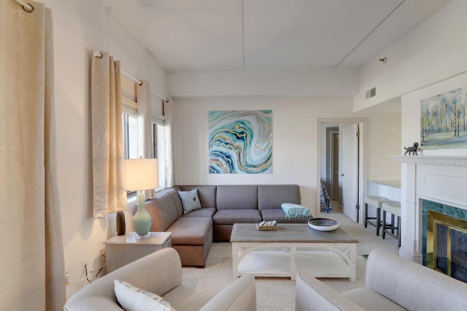 2 Mi to Ski Resort! Sugar Mtn Condo w/ Indoor Pool House in Sugar Mountain