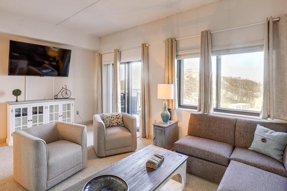 2 Mi to Ski Resort! Sugar Mtn Condo w/ Indoor Pool House in Sugar Mountain