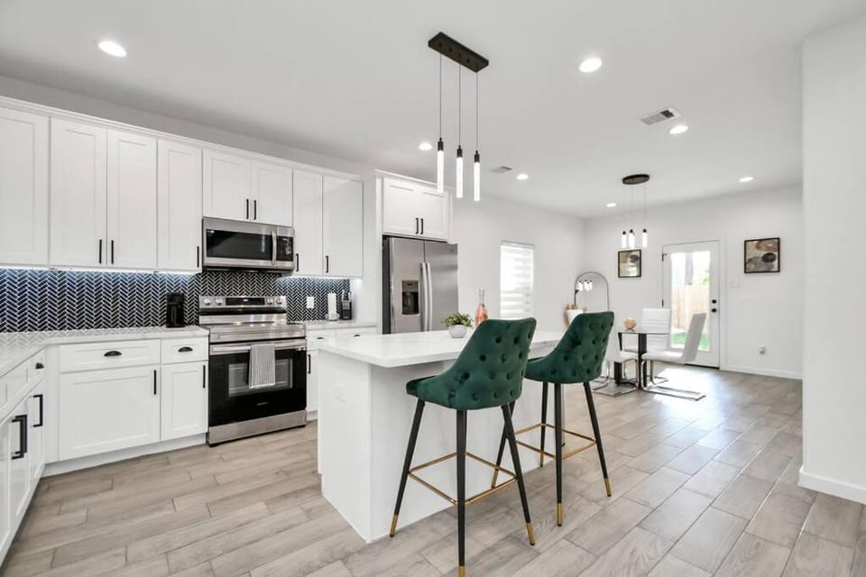 Grand Luxé Retreat - Lavish Abode - Gated - By Medical Center & NRG House in Houston