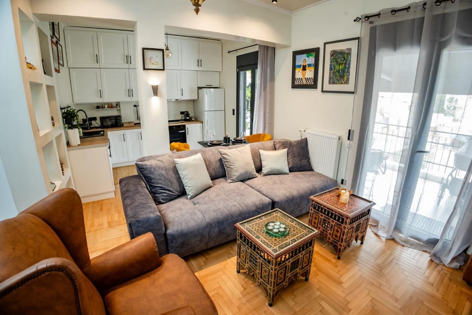 Kitchen or kitchenette, Living room