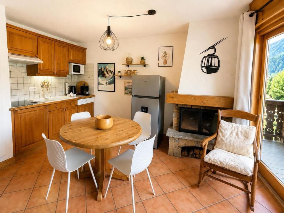 Les Houches vue magnifique avec piscine,pied des pistes de ski,garage Apartment in Les Houches