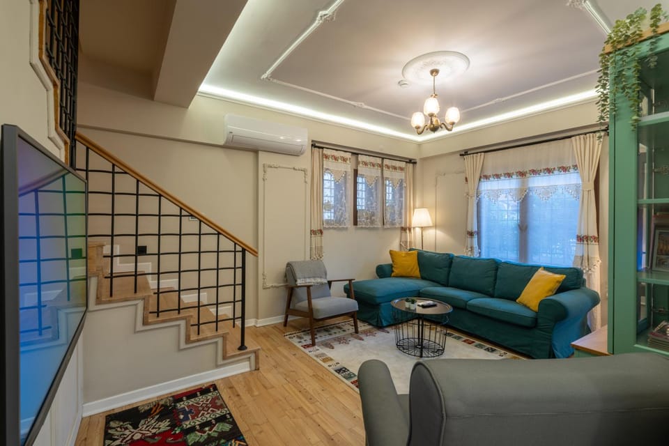 TV and multimedia, Living room, Seating area