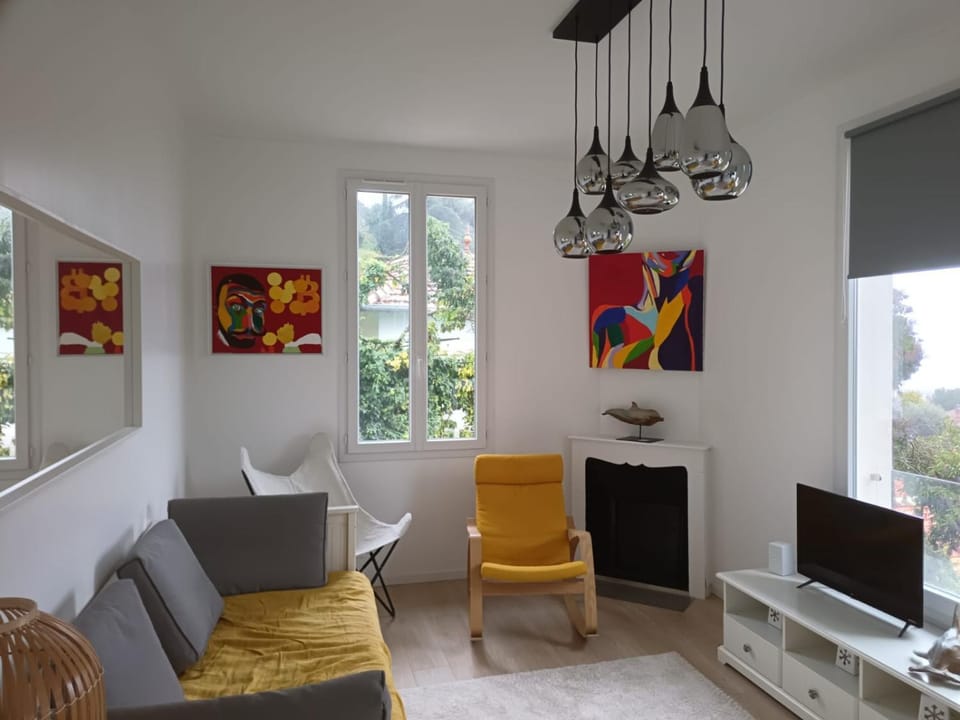 Communal lounge/ TV room, Living room