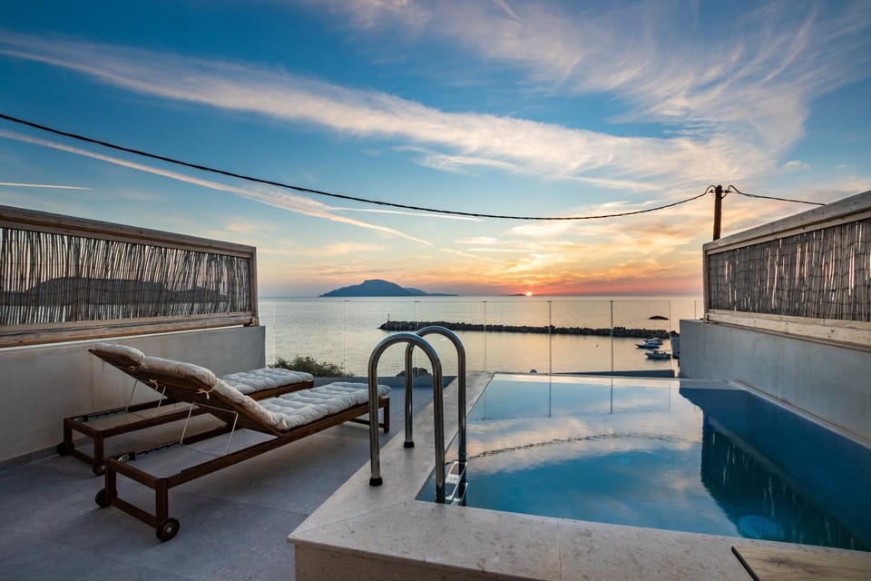 Balcony/Terrace, Sea view, Swimming pool, Sunset