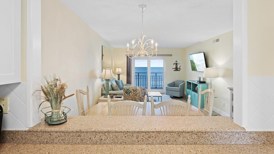 Direct oceanfront and beach view with the best complex amenities! Apartment in Edgewater