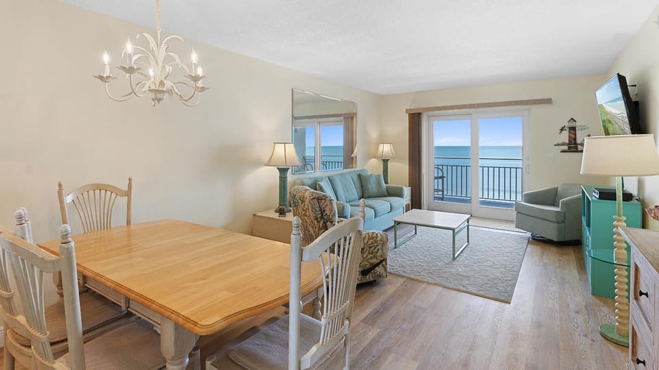 Direct oceanfront and beach view with the best complex amenities! Apartment in Edgewater