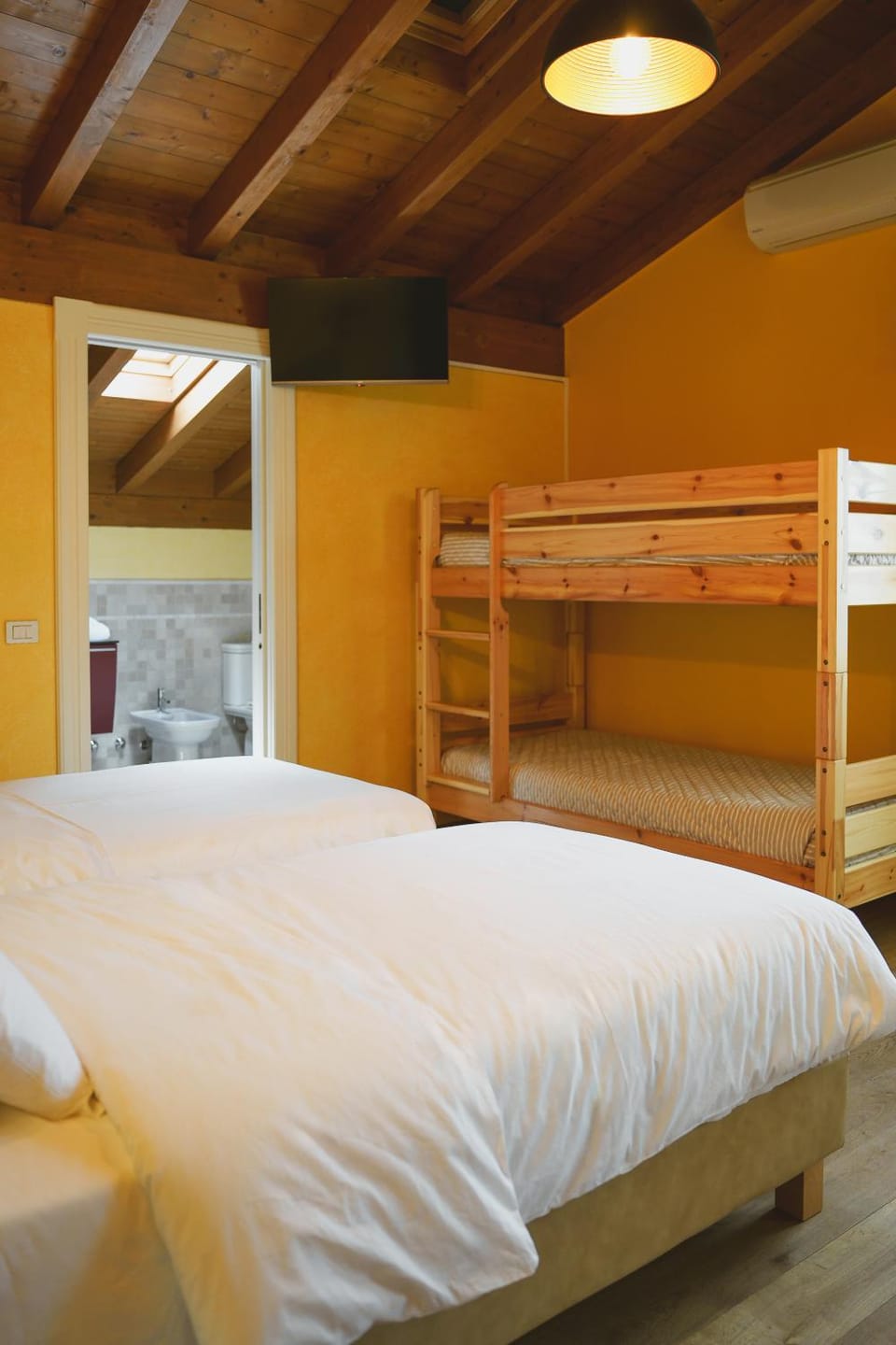 Bed, Photo of the whole room, Bedroom, bunk bed