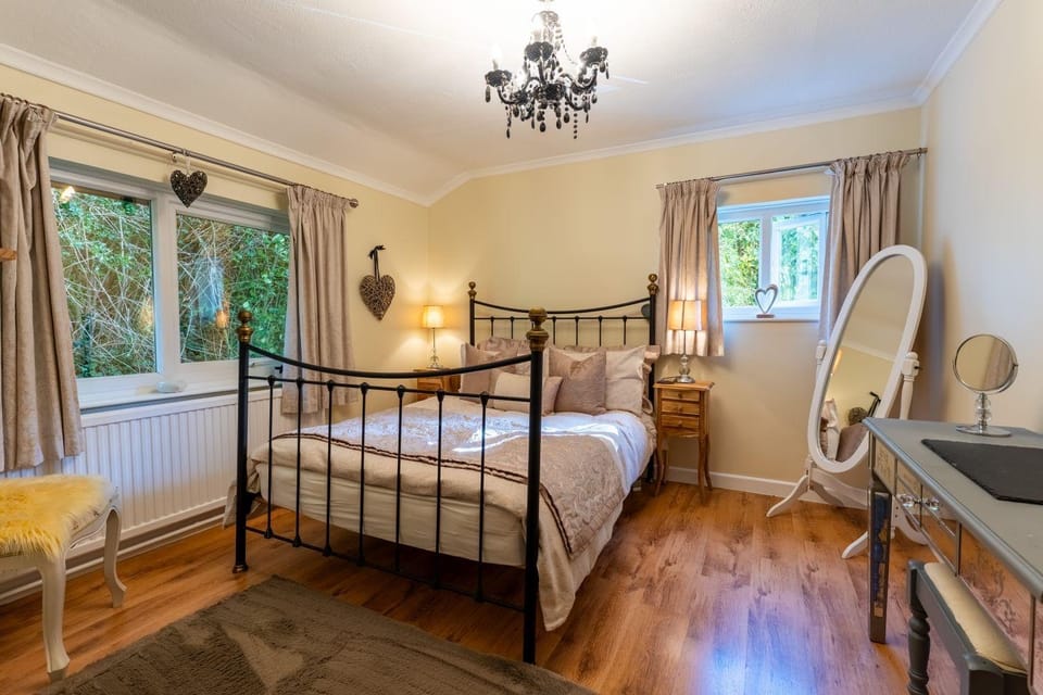 Country Cottage Annex (The Cwtch) Apartment in Llanfoist Fawr