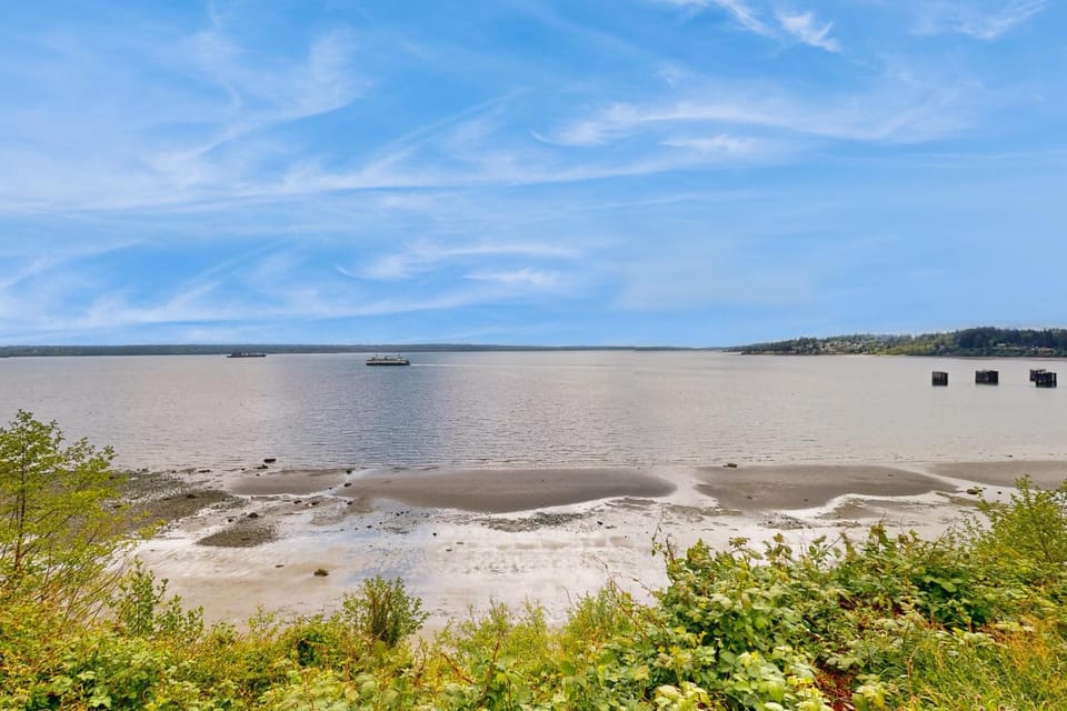 Soundfront Serenity House in Kingston