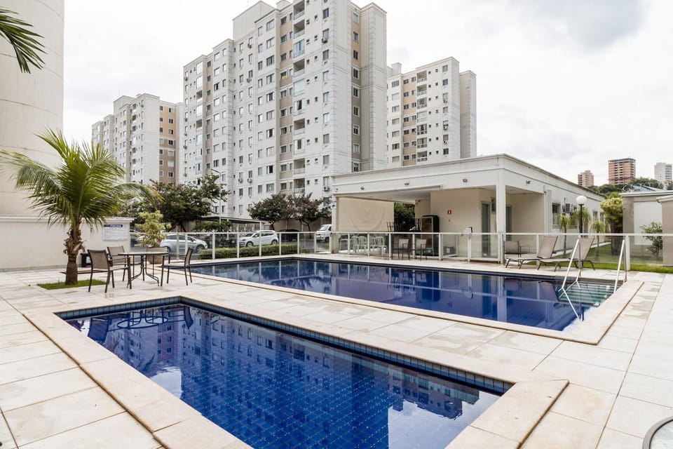 Swimming pool, children, Family