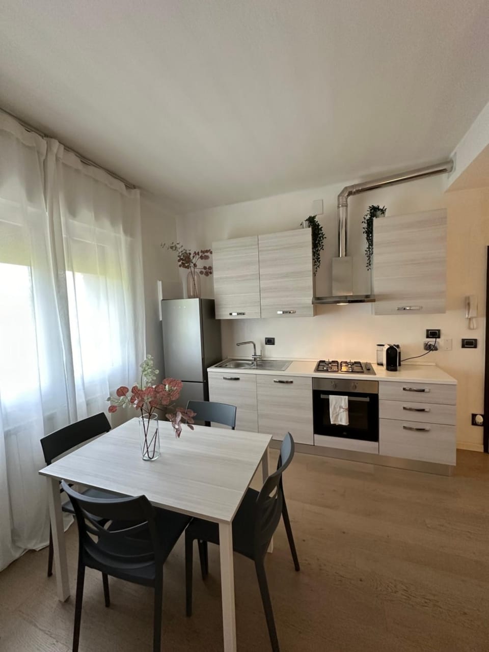 Kitchen or kitchenette, Dining area, Lunch, kitchen