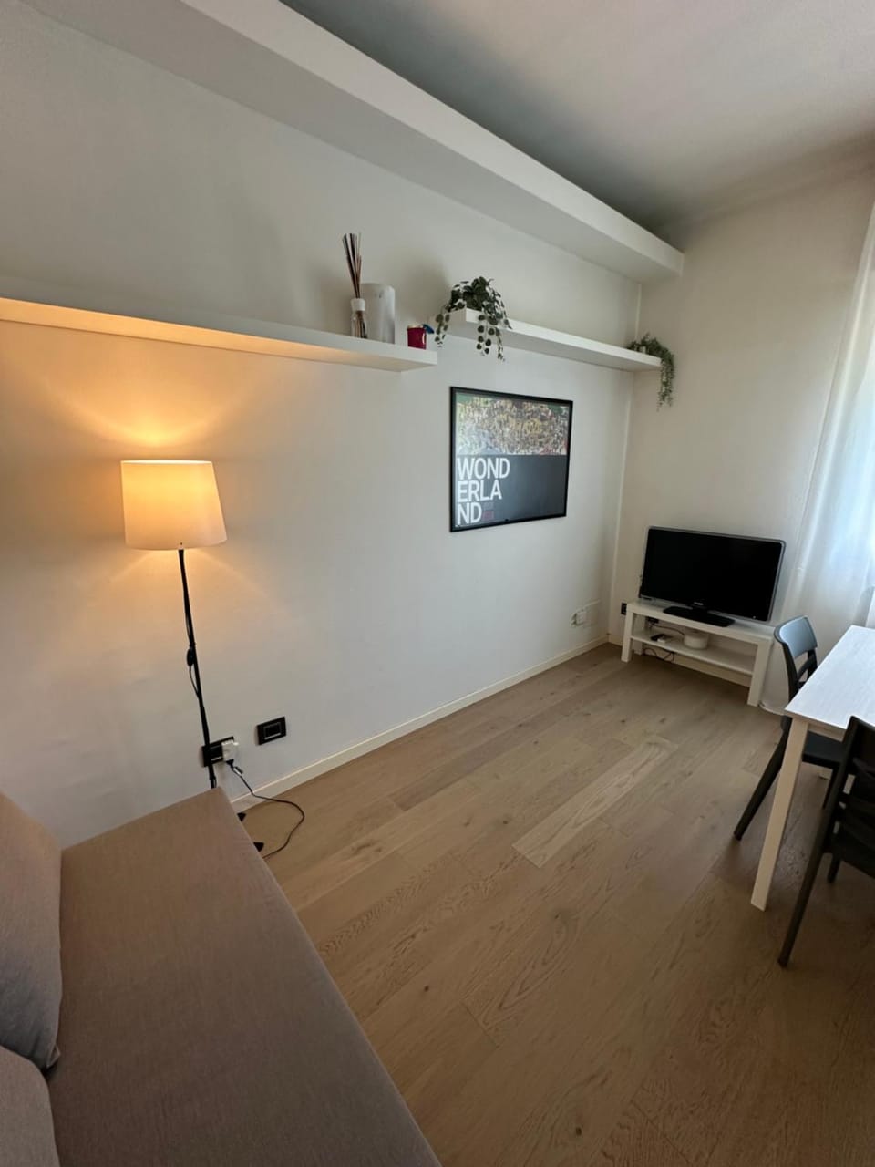 Communal lounge/ TV room, TV and multimedia, Living room, Seating area, Dining area