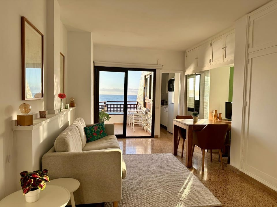 Natural landscape, TV and multimedia, View (from property/room), Balcony/Terrace, Kitchen or kitchenette, Living room, Photo of the whole room, Seating area, Dining area, Sea view
