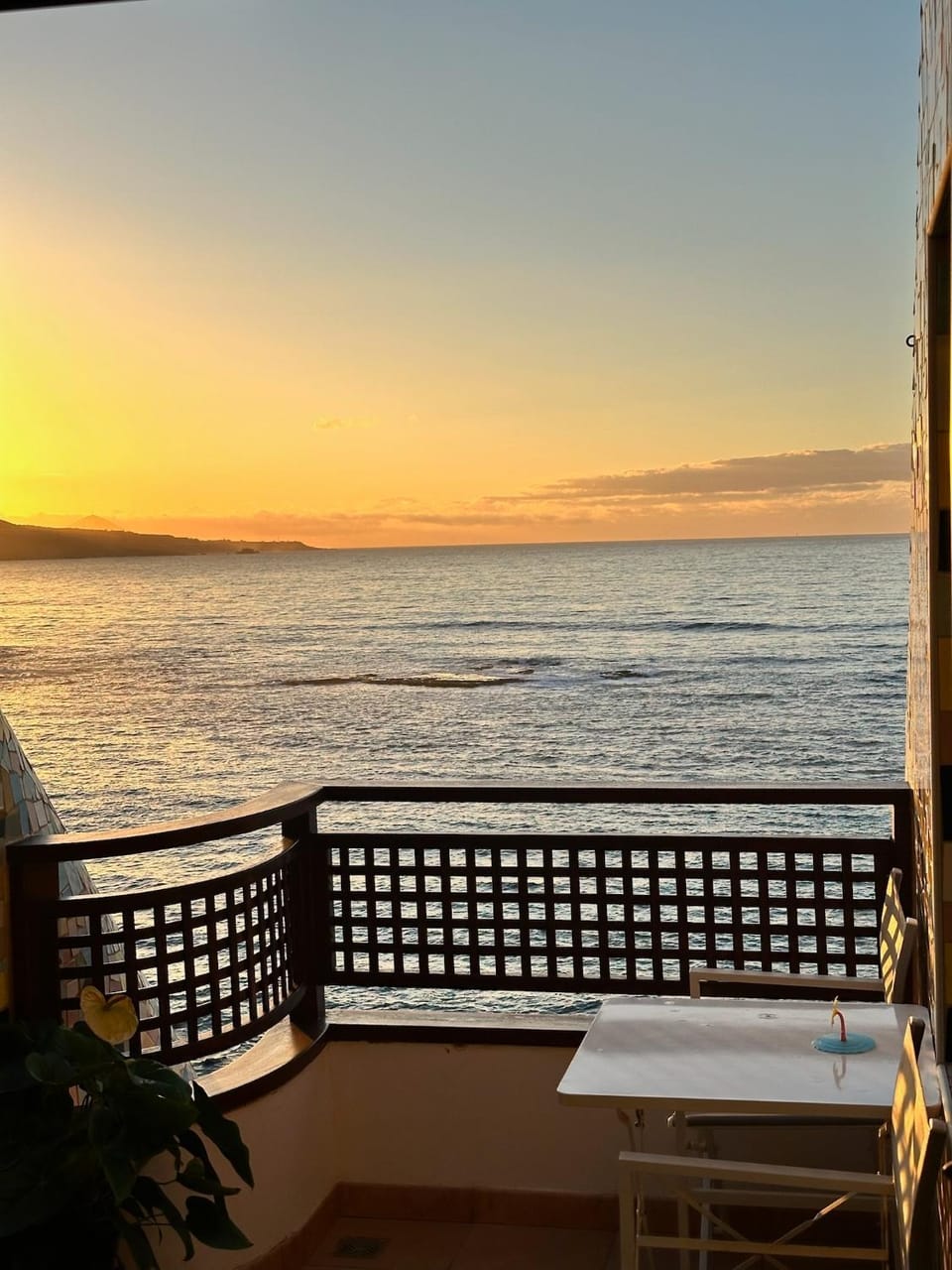 Natural landscape, View (from property/room), Balcony/Terrace, Dining area, Sea view, Sunset