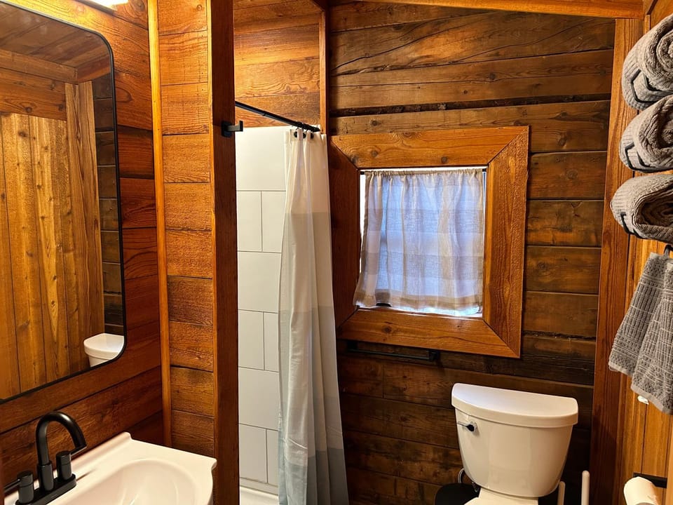 Shower, Toilet, Bathroom