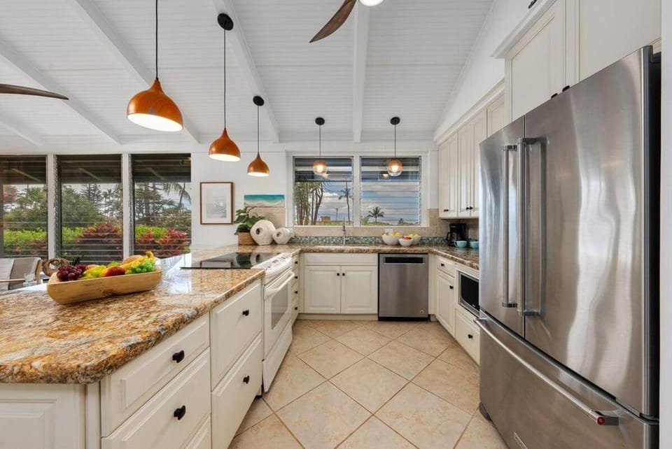 International Colony Club 18 · ICC 18 Remodeled Cottage w Heated House in Kaanapali