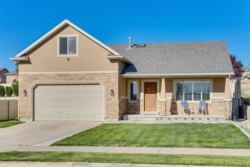 Hike, Golf & Ski: Family Home in South Jordan House in South Jordan