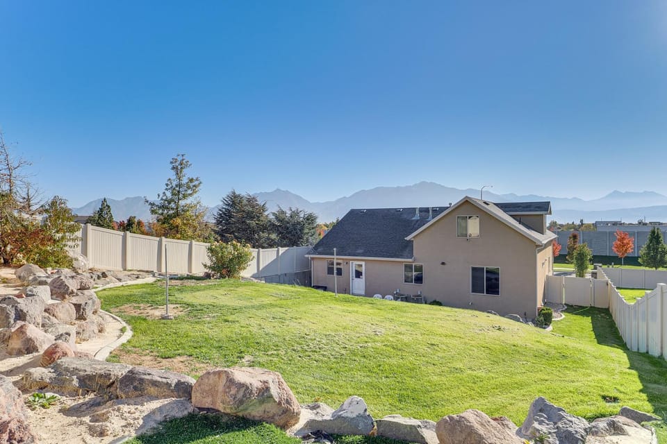 Hike, Golf & Ski: Family Home in South Jordan House in South Jordan