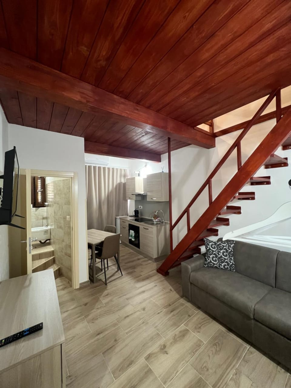 Kitchen or kitchenette, Photo of the whole room