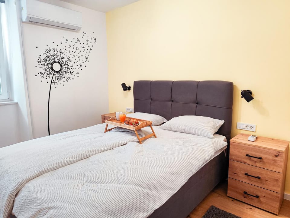Bed, Bedroom