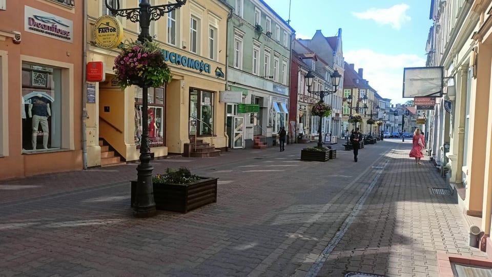 Day, Neighbourhood, City view, Street view, Location