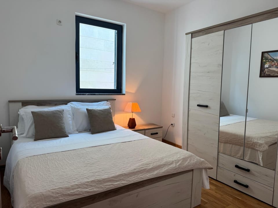 Bed, Bedroom, wardrobe