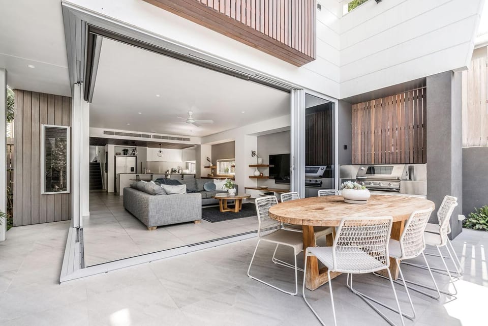 Kokos Beach House 1 - beachside luxury with pool House in Byron Bay