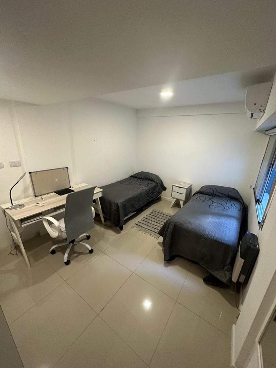 Bed, Photo of the whole room, Seating area, Bedroom