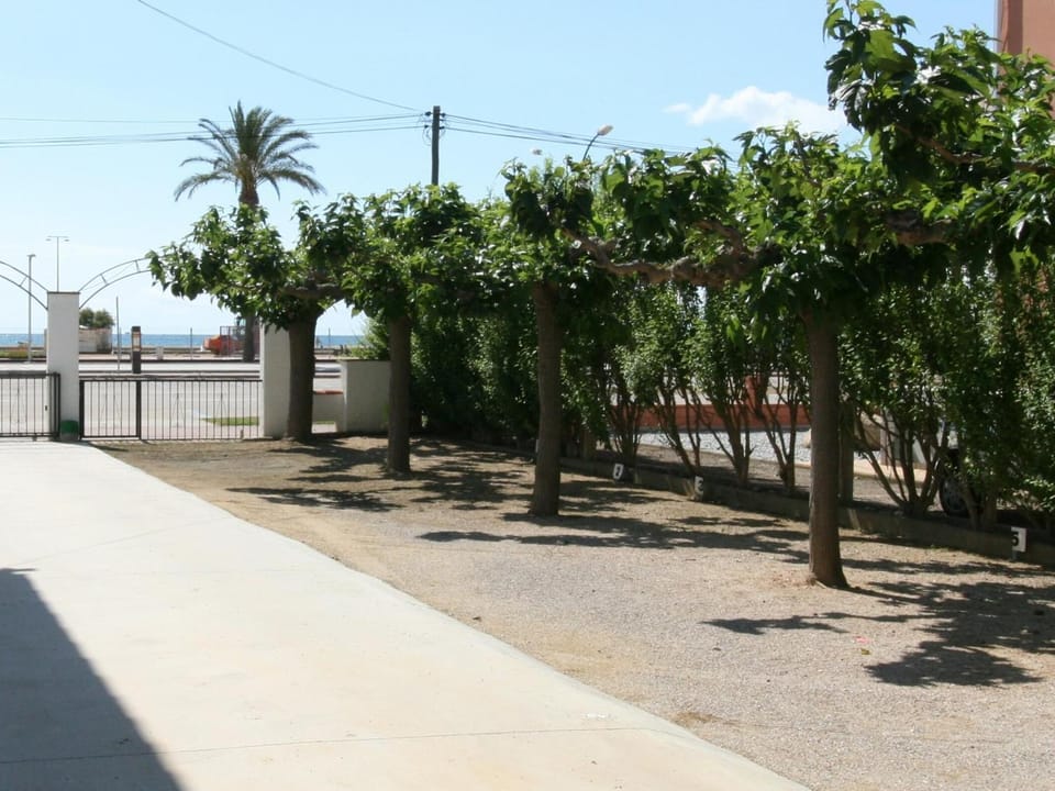 Apartamento frente al mar en Empuriabrava con aparcamiento - ES-228-179 Apartment in Alt Empordà