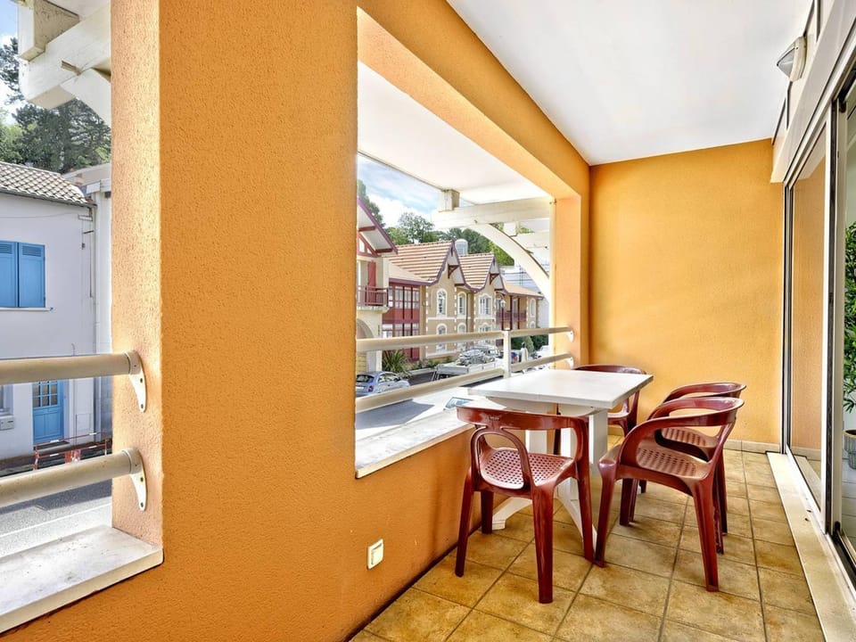 T3 Confortable à Arcachon Centre avec Loggia, Parking et Clim, à 400m de la Plage! - FR-1-433-120 Apartment in Arcachon