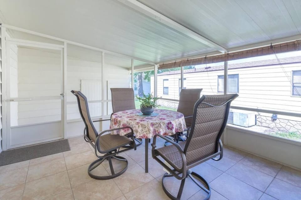 Patio, Day, View (from property/room), Balcony/Terrace, Seating area, Dining area