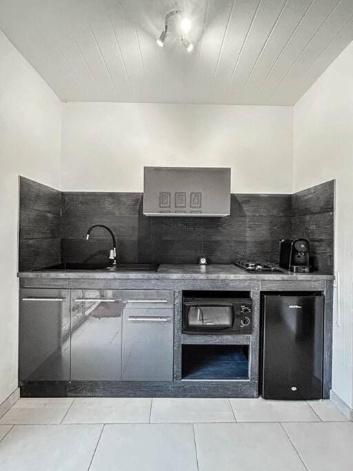 SHARED POOL King Bed & Air-Conditioned Cozy Apartment Apartment in Moorea-Maiao