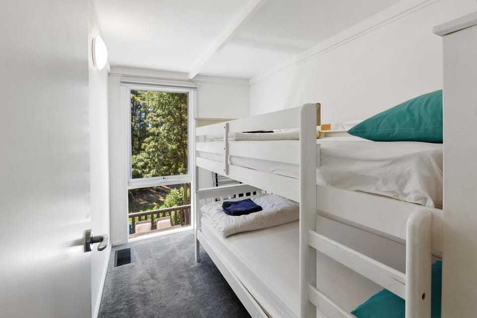 Bed, Photo of the whole room, Bedroom, bunk bed