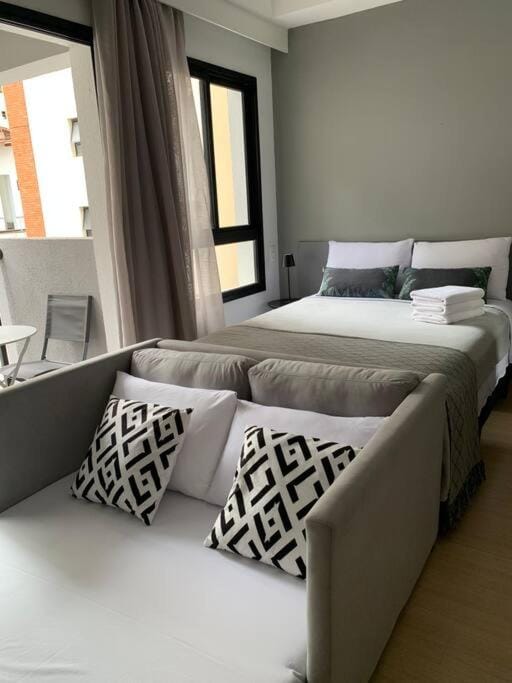 Bed, Photo of the whole room, Bedroom
