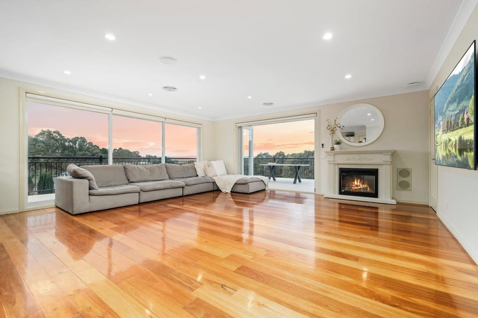 Living room, Photo of the whole room